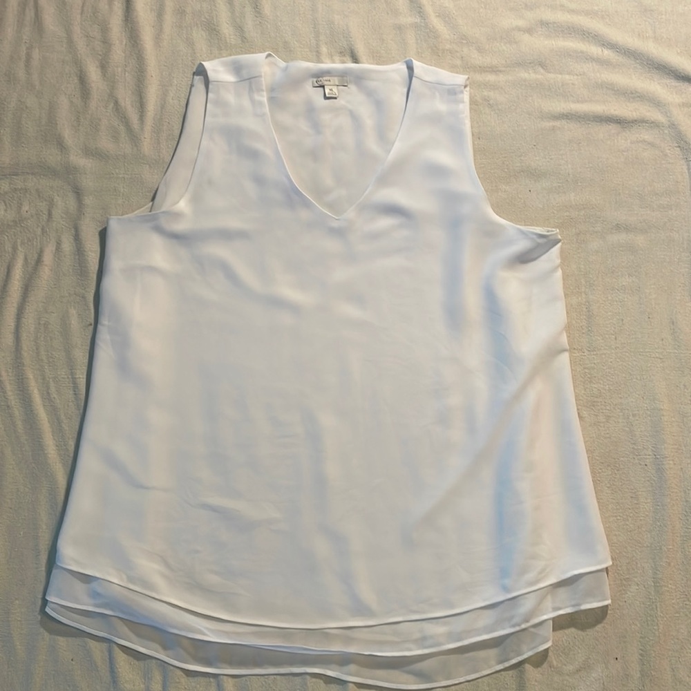 C est 1946 White Sleeveless Blouse Size XL